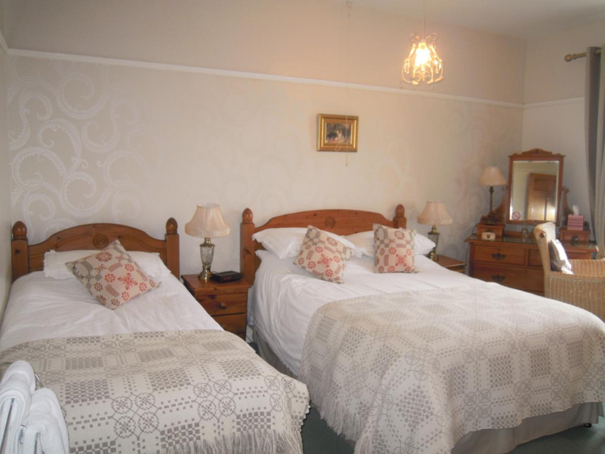 Gogarth Hall Farm Holidays Pennal Exteriör bild